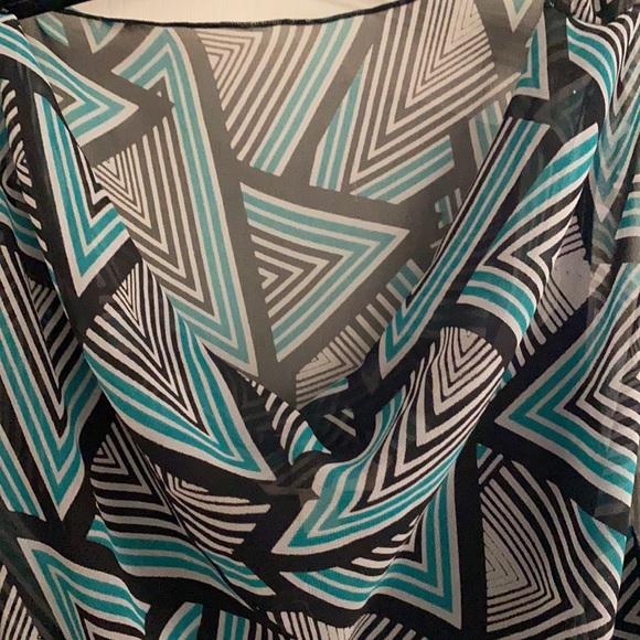 Black, green, white woman’s tank style shirt. Loose fitting too w/ fitted waist - Picture 3 of 11